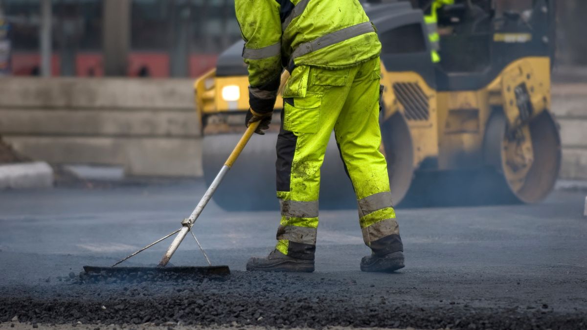 How Class E Reflective Pants Protect Workers: Full Compliance with ANS How Class E Reflective Pants Protect Workers: Full Compliance with ANS